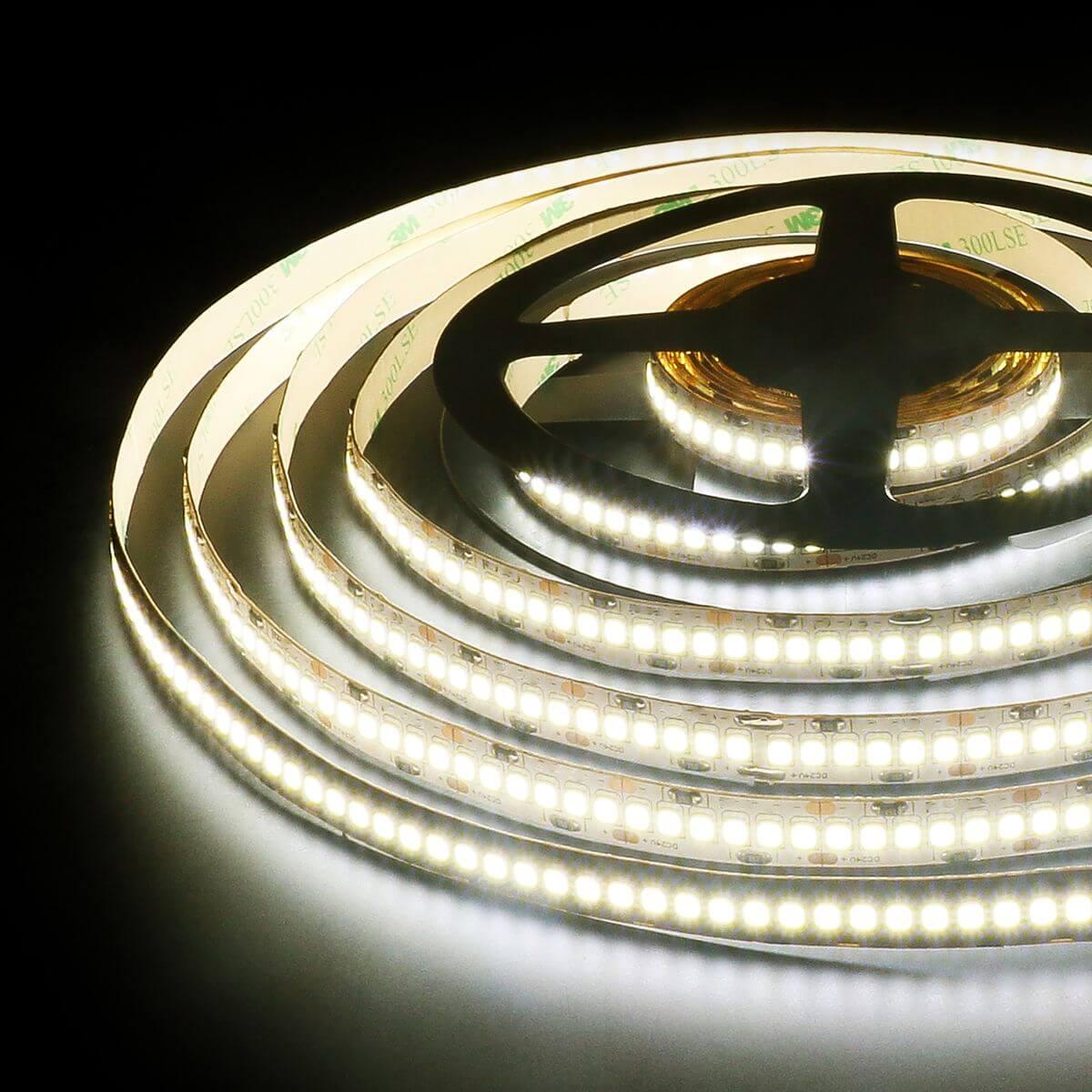 фото светодиодная лента elektrostandard 24w/m 240led/m 2835smd дневной белый 5m a052980 | 220svet.ru